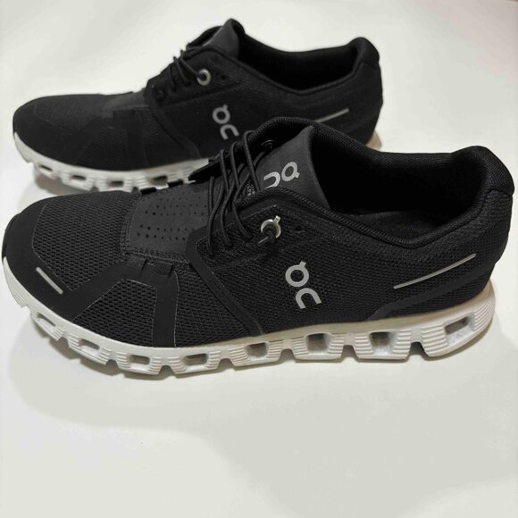 ON CLOUD 5 SHOES - Women's - Black/White - Size 8 - Picture 2 of 12